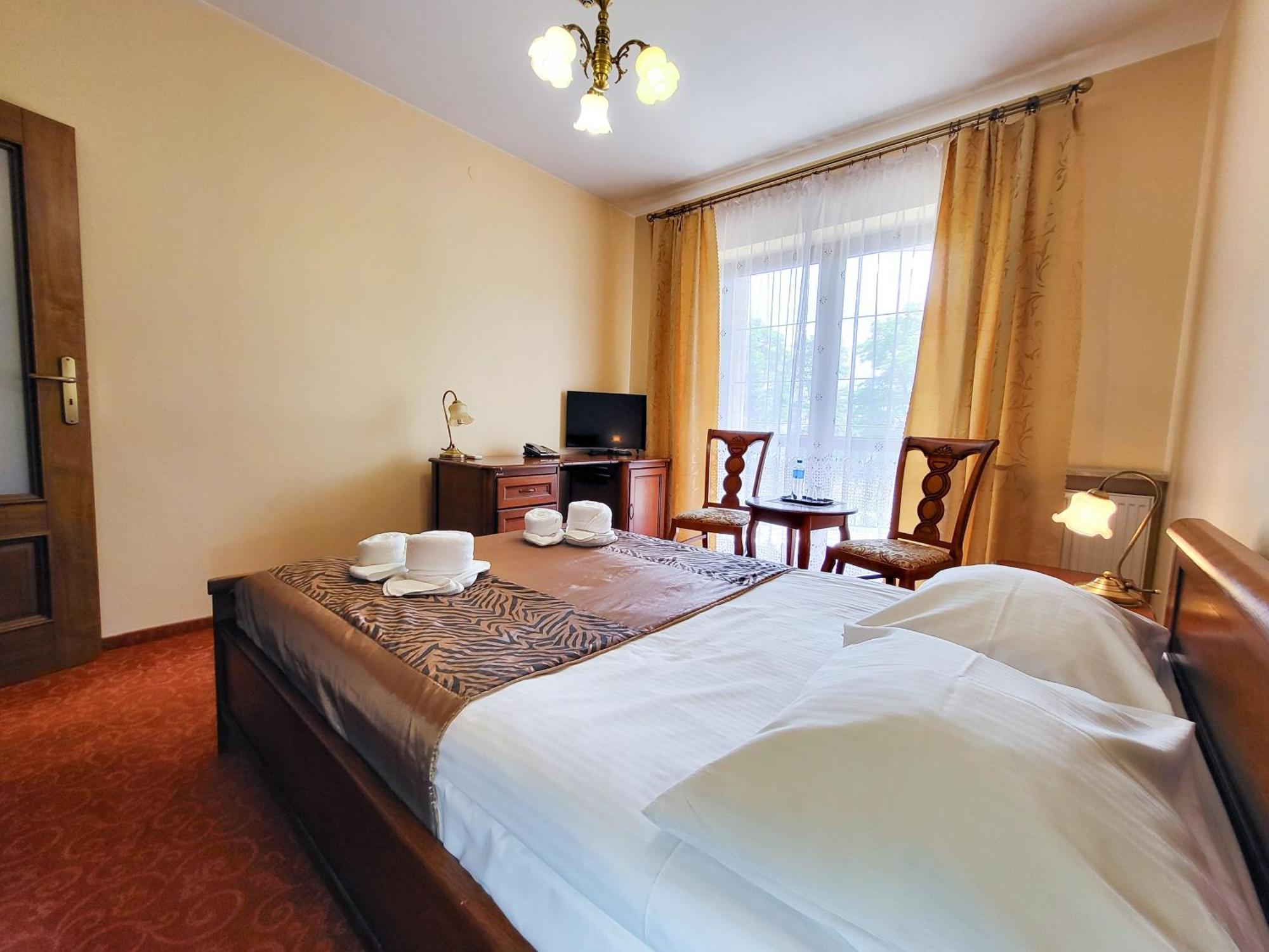 Hotel Hesperus Miedzyrzec Podlaski Bagian luar foto