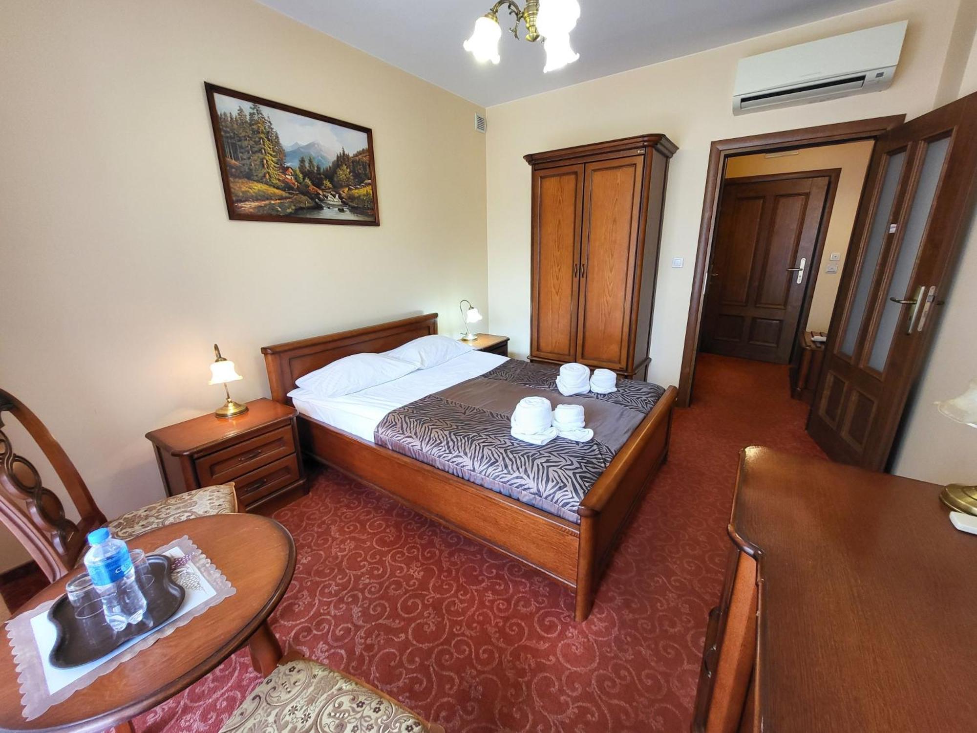Hotel Hesperus Miedzyrzec Podlaski Bagian luar foto