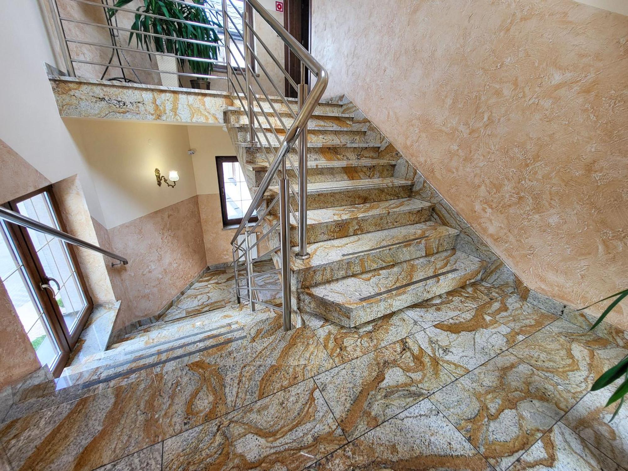 Hotel Hesperus Miedzyrzec Podlaski Bagian luar foto