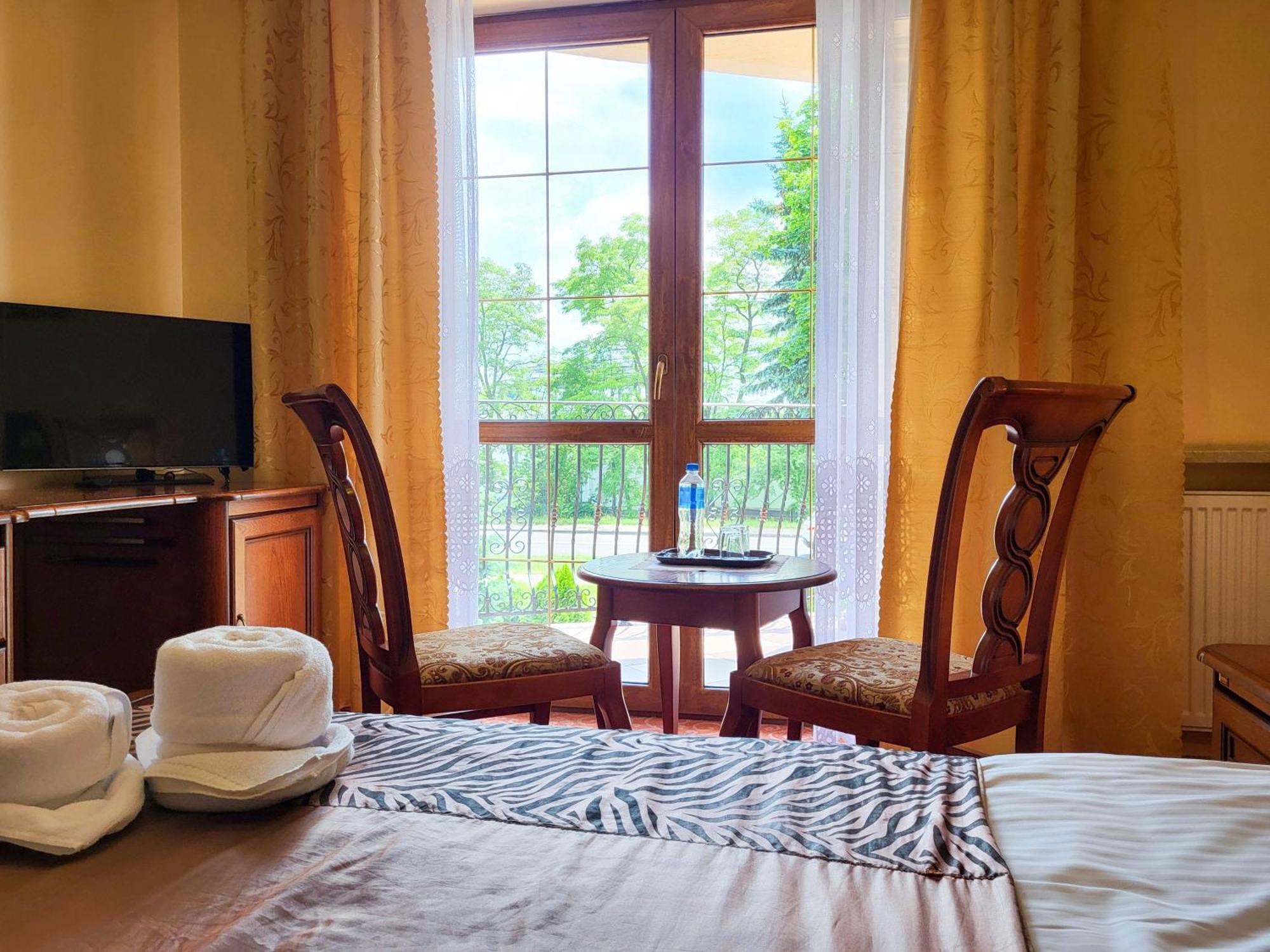 Hotel Hesperus Miedzyrzec Podlaski Bagian luar foto
