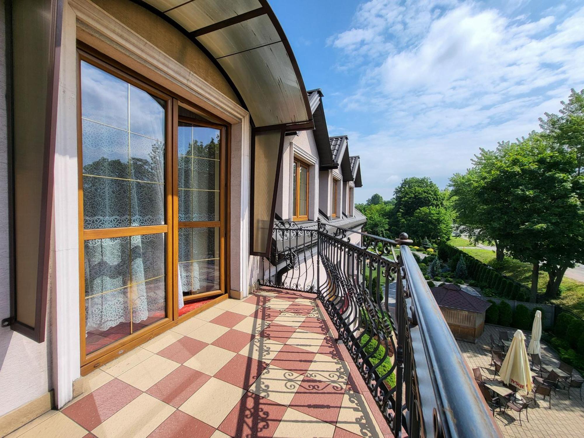Hotel Hesperus Miedzyrzec Podlaski Bagian luar foto