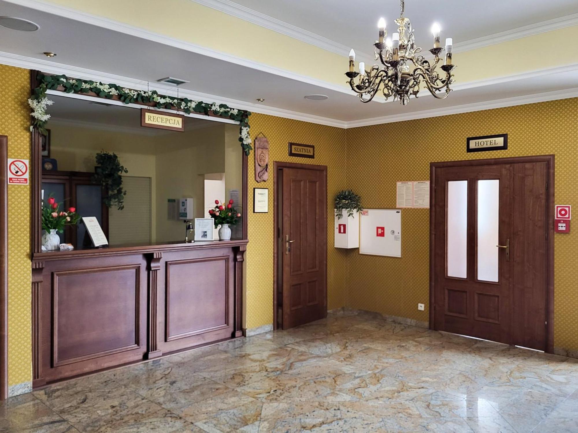 Hotel Hesperus Miedzyrzec Podlaski Bagian luar foto