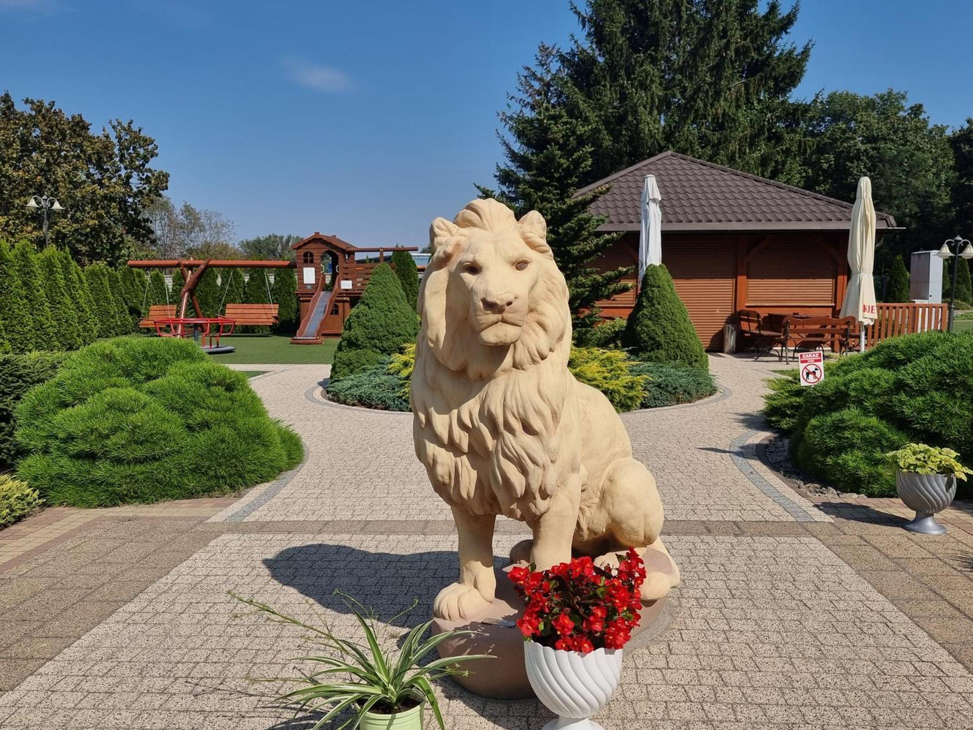 Hotel Hesperus Miedzyrzec Podlaski Bagian luar foto